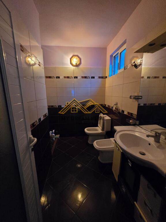 SHITET SHTEPI DHE NJESI BIZNESI 2-KATESHE, LAGJA 15, DURRES