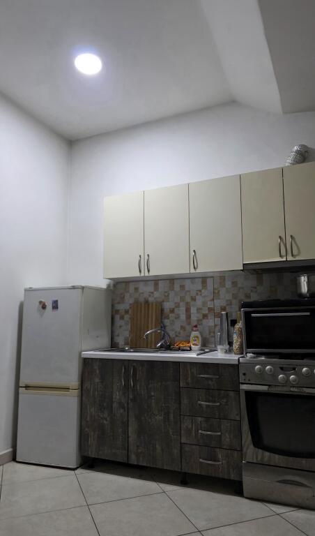 GARSIONERE 25000 LEKE.ASTIR