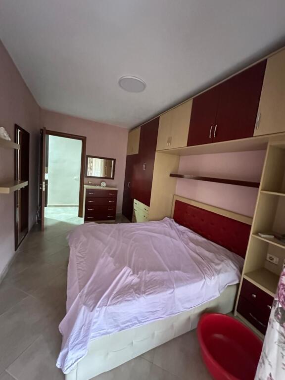 Komuna e Parisit, Apartament 2+1 per Qira