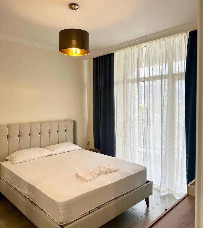 Apartament me qera 1+1+Parkim te Bulevardi i Ri!