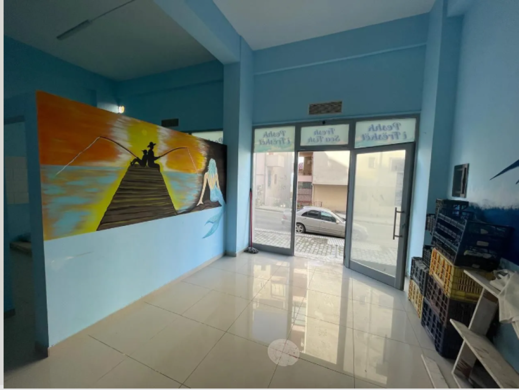 Locale Commerciale in Vendita in Zona ad Alto Traffico