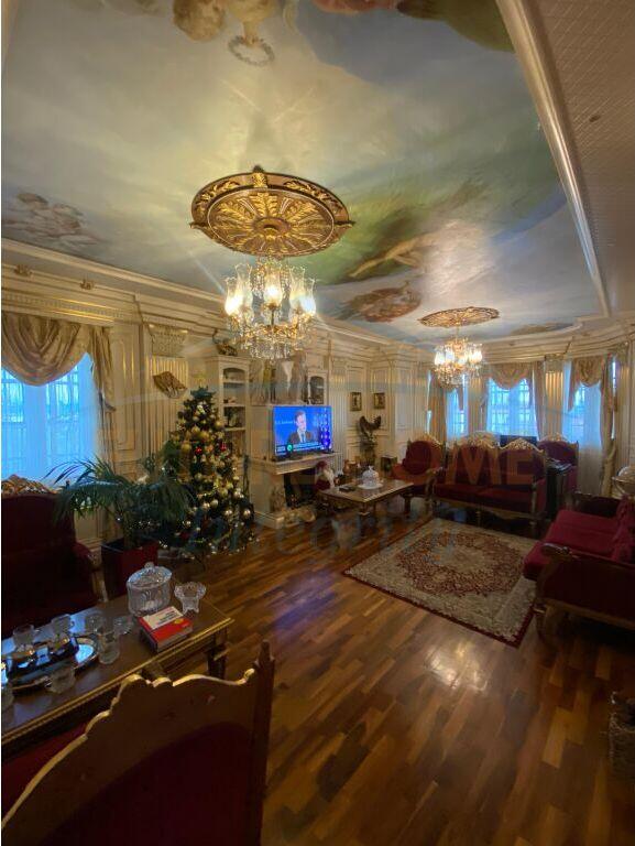 Shitet, Vilë, Kodra e Priftit, Tiranë