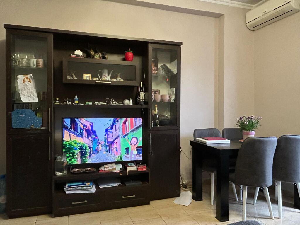 Jepet Me Qera Apartament 1+1+1 Ballkon