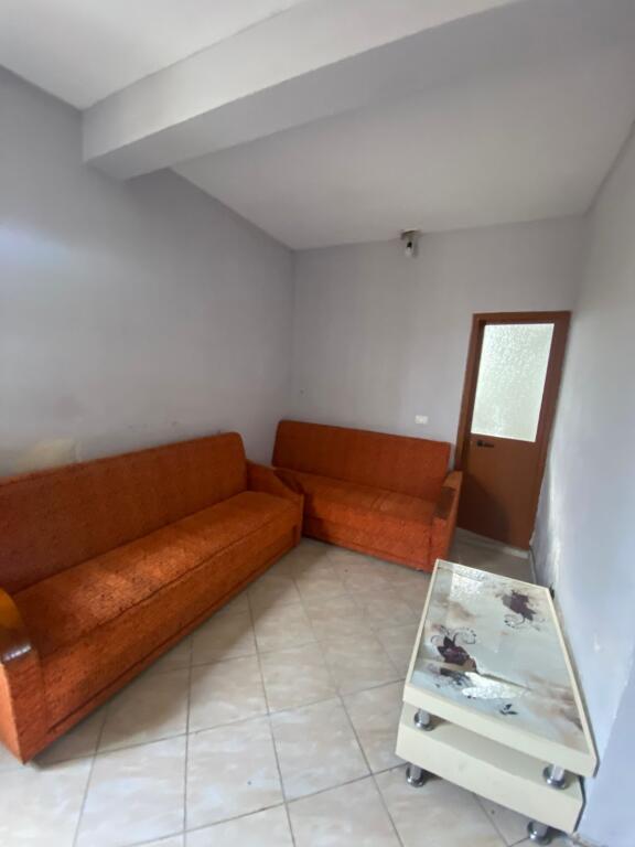 Jepet me Qira Apartament 1+1 – Kati i 1-rë, Vilë 2-Katëshe, Zjarrfikësja Durrës