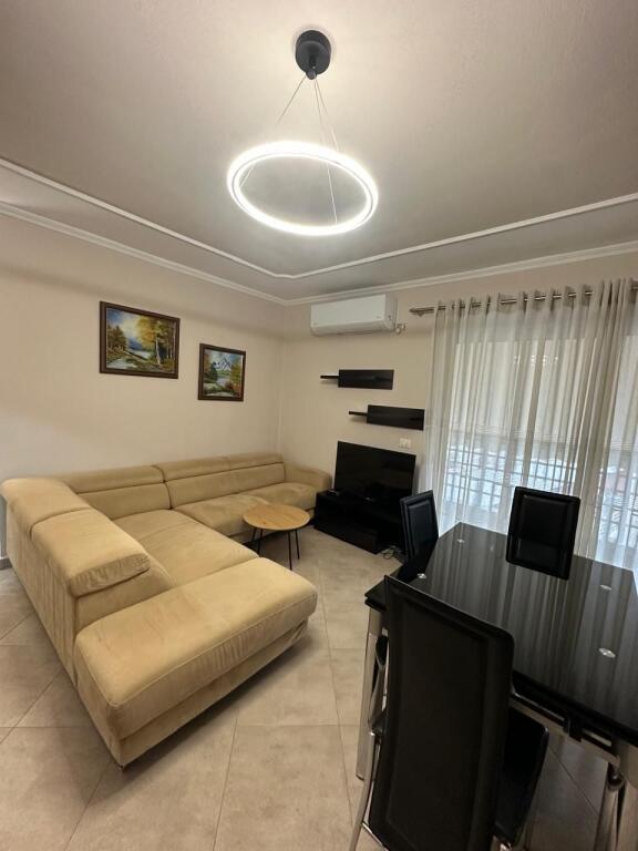 Komuna e Parisit, Apartament 2+1 per Qira