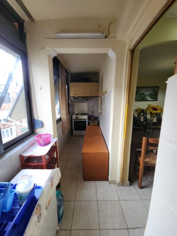 Apartament 1+1 për shitje prane Shkolles "1 Maji", Ali Demi, Tiranë
