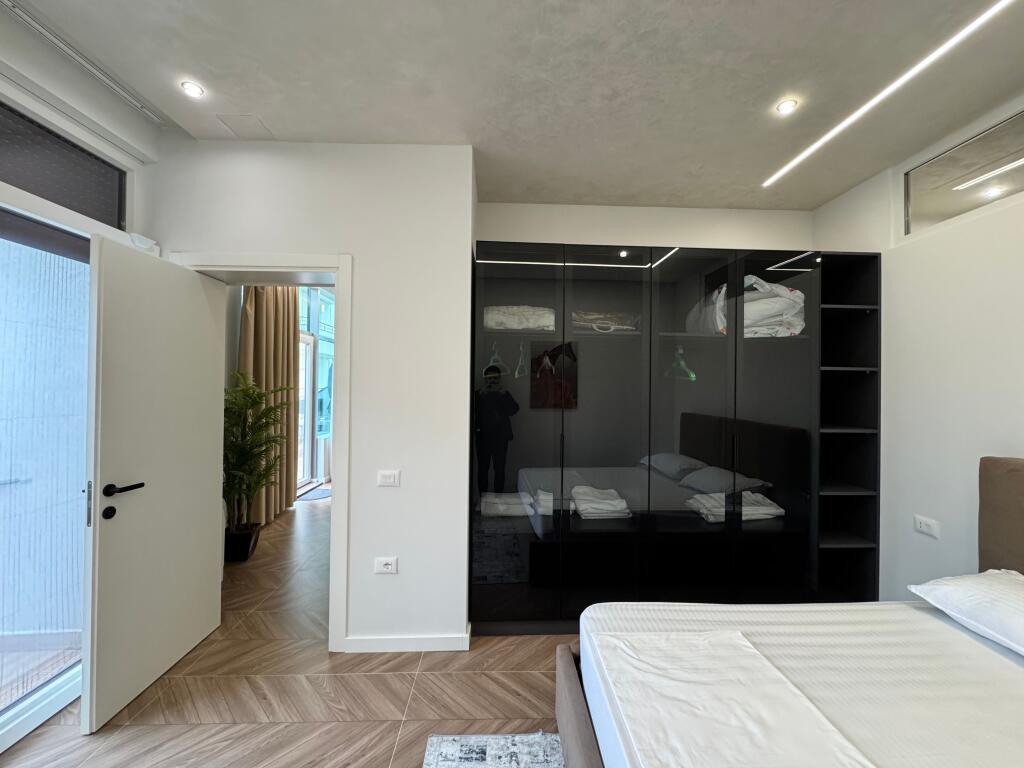 Jepet ME QERA APARTAMENT 2+1 DURRES, Vollga.