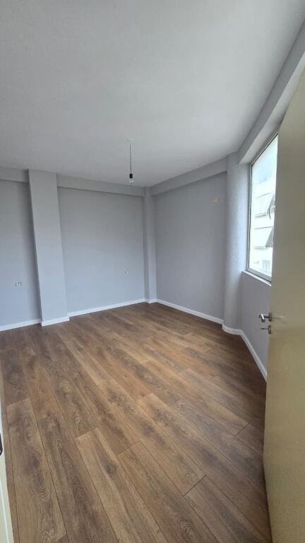 Shitet, Apartament 1+1, Fresku , Tirane