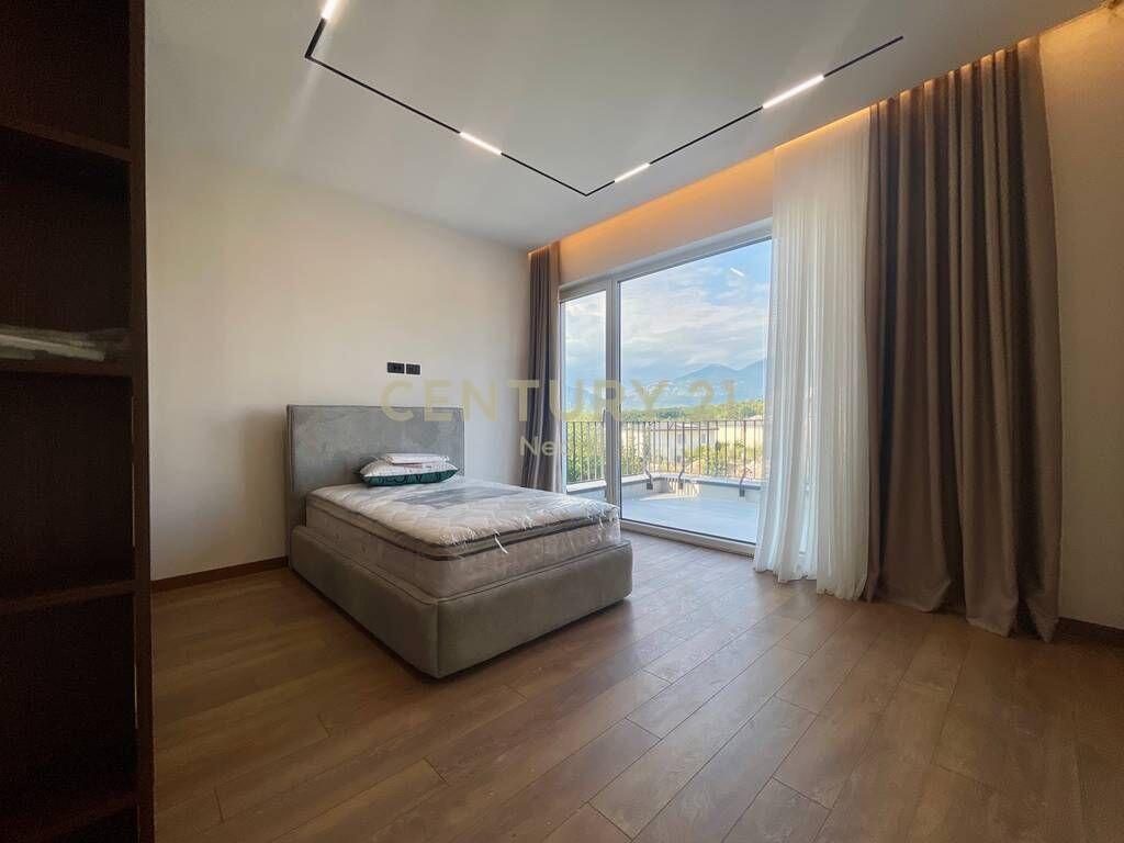 Qira – Vilë e Bashkëngjitur në Rezidencën Forest, Liqeni i Thatë