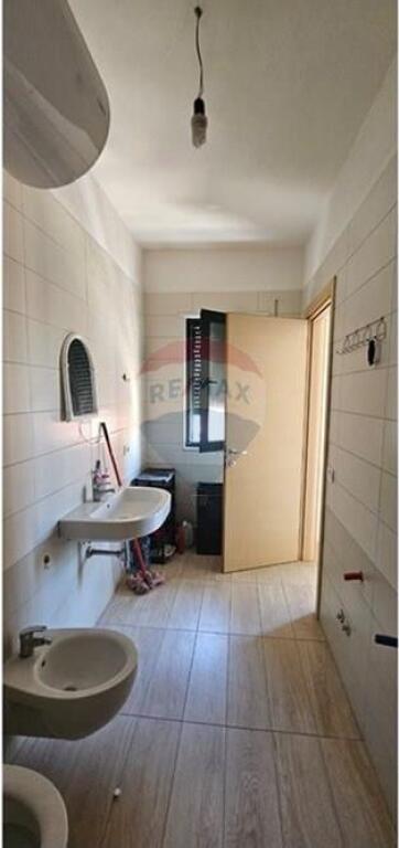 Appartamento/ufficio 3+1 in affitto a Green City