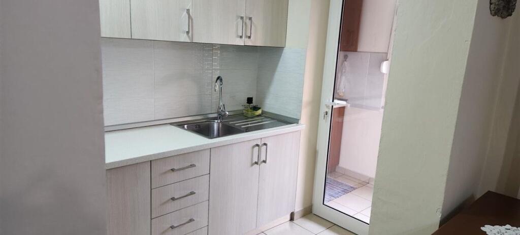 APARTAMENT ME QERA 3+1+2 XHAMIA E TABAKEVE 80.000 LEKE