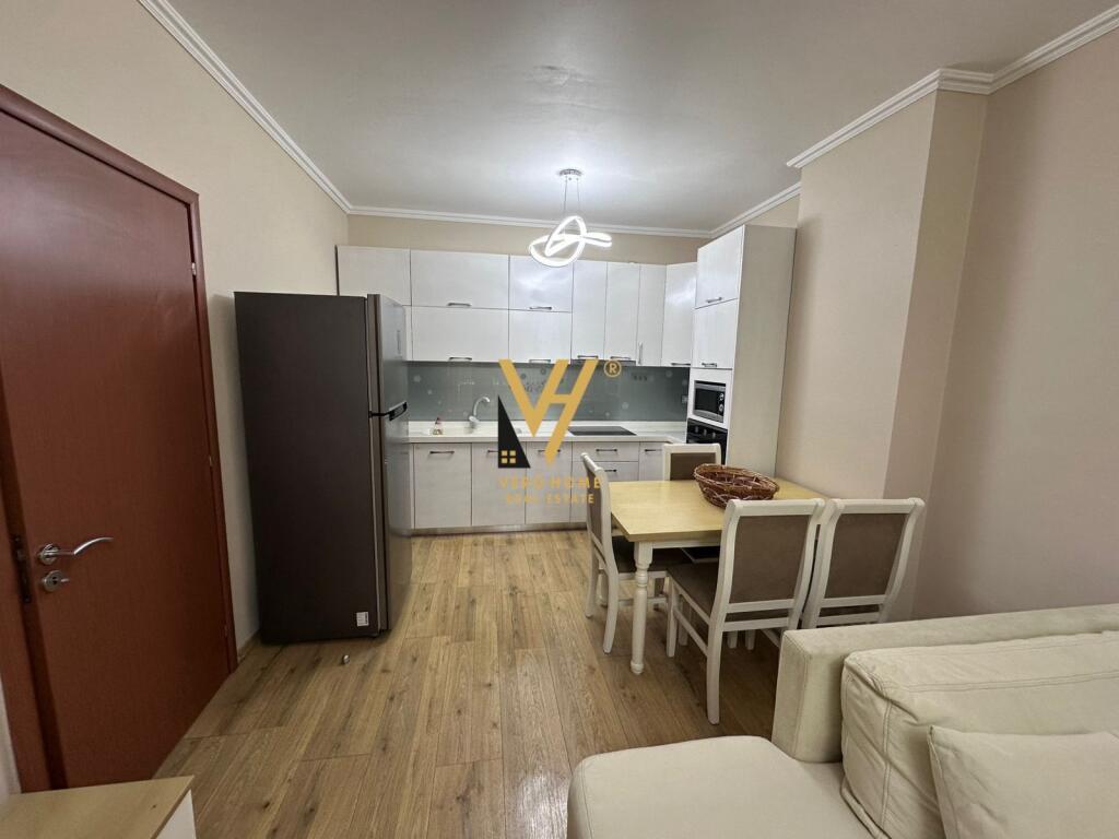 JEPET APARTAMENT 1+1+BLK ME QERA NE YZBERISHT 52.000 LEKE