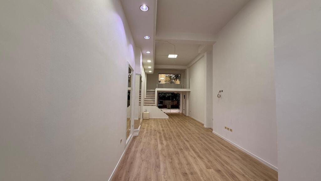 Ambjent me qira Him Kolli