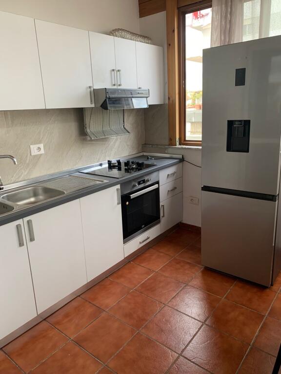 Jepet Me Qera Apartament 1+1+1 Ballkon