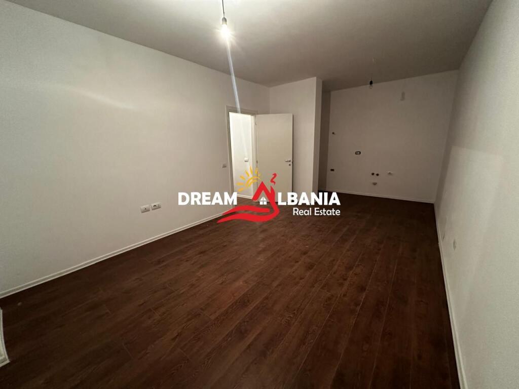 Ambient Zyre ( Ap 2+1 ) qera tek Pazari I ri ID(42611393).