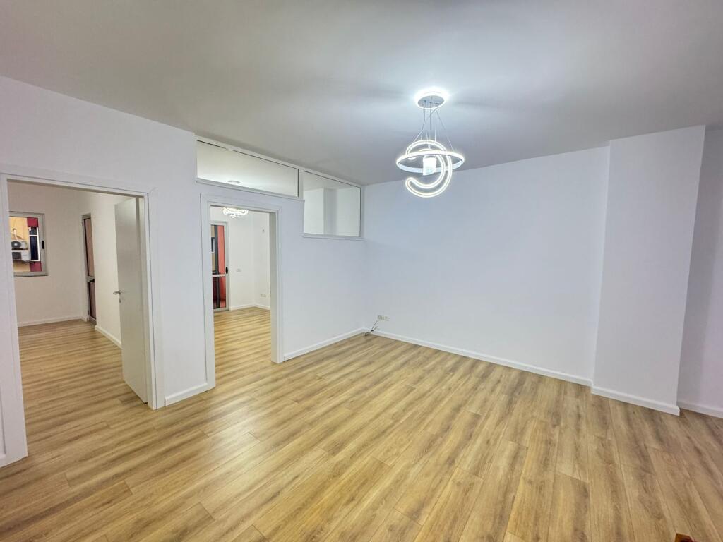 ASTIR SHITET APARTAMENT 2+1 ME CMIM 120.000 EURO TEK POSTA SHQIPTARE