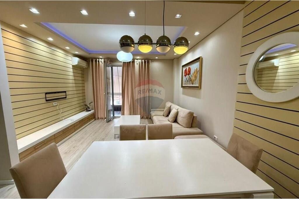 APARTAMENT 2+1 + PARKIM PËR QIRA