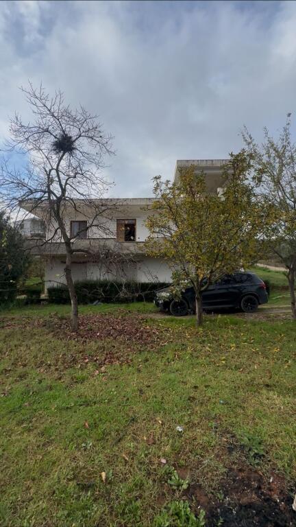 Shitet shtepi private 2 kateshe