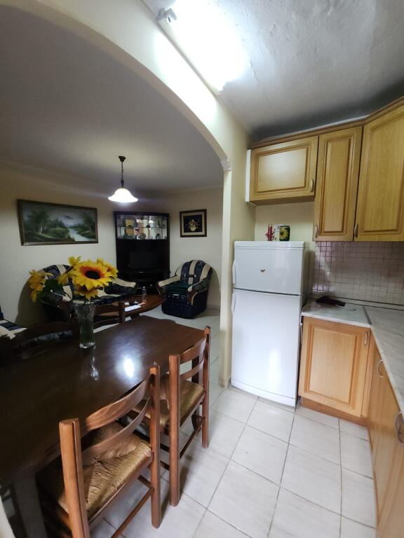 Apartament 1+1 për shitje prane Shkolles "1 Maji", Ali Demi, Tiranë