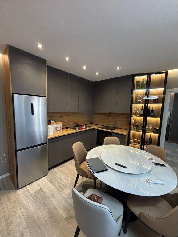 Jepet me qira apartament tek Univers City