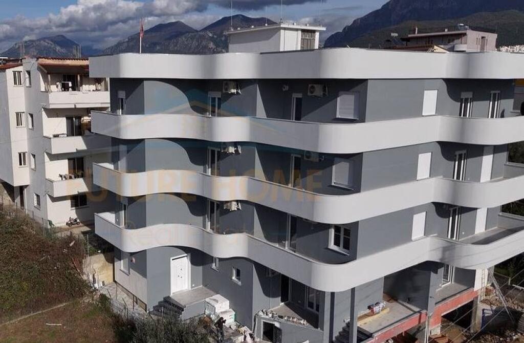 5-STOREY BUILDING FOR RENT