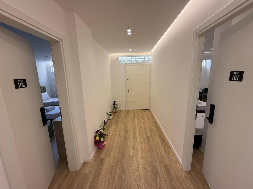 Vile per shitje tek Rruga e Kavajes