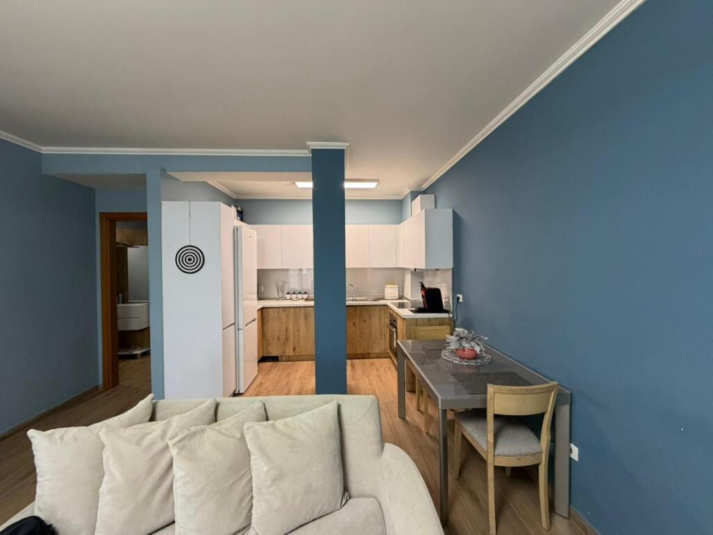 Apartament 2+1 per shitje tek Kristal Center.