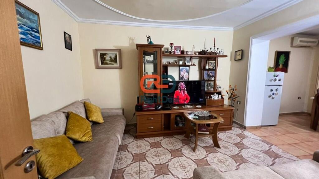 Tek Vasil Shanto, Shitet Apartament 2+1 Ideal per Banim!!!