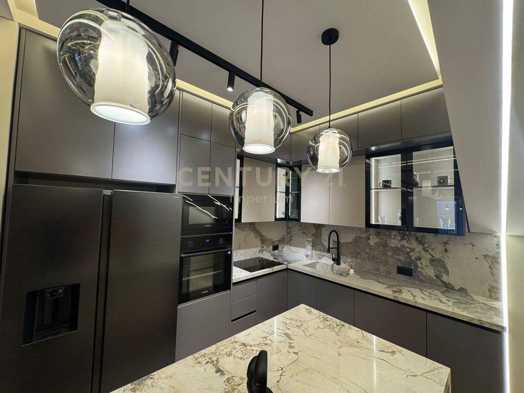 Apartament luksoz 3+1+4+2 Poste parkimi per qira ne Rezidencen Secret Garde