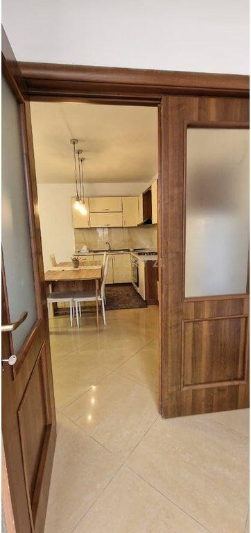 Apartament 2+1 ne qender me qera!