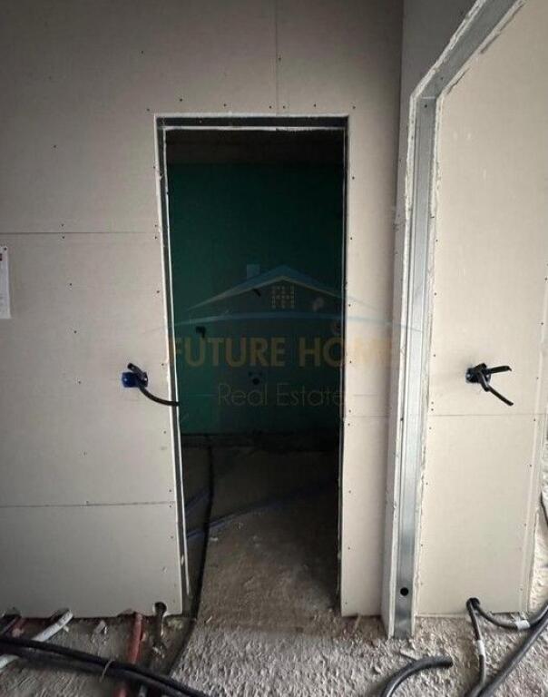 Shitet,Apartament 2+1+2+Depo,Kompleksi "Golden Gate",Pranë Maternitetit të Ri