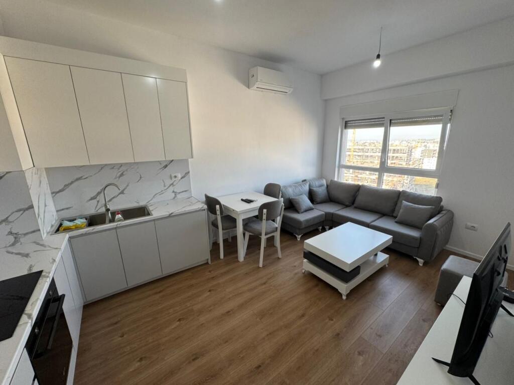 Jepet me qira apartament 1+1 📍 Adresa: Ali Demi, Kompleksi Kaimi