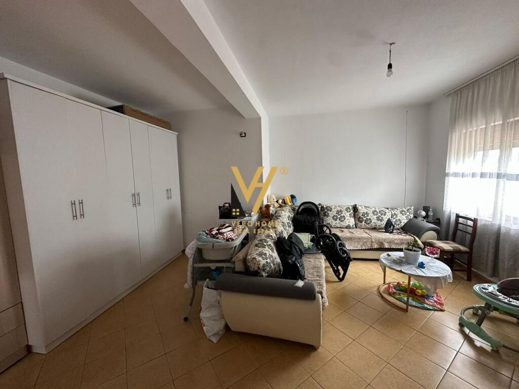 JEPET APARTAMENT 2+1+VERANDE ME QERA TE BULEVARDI I RI 45.000 LEKE