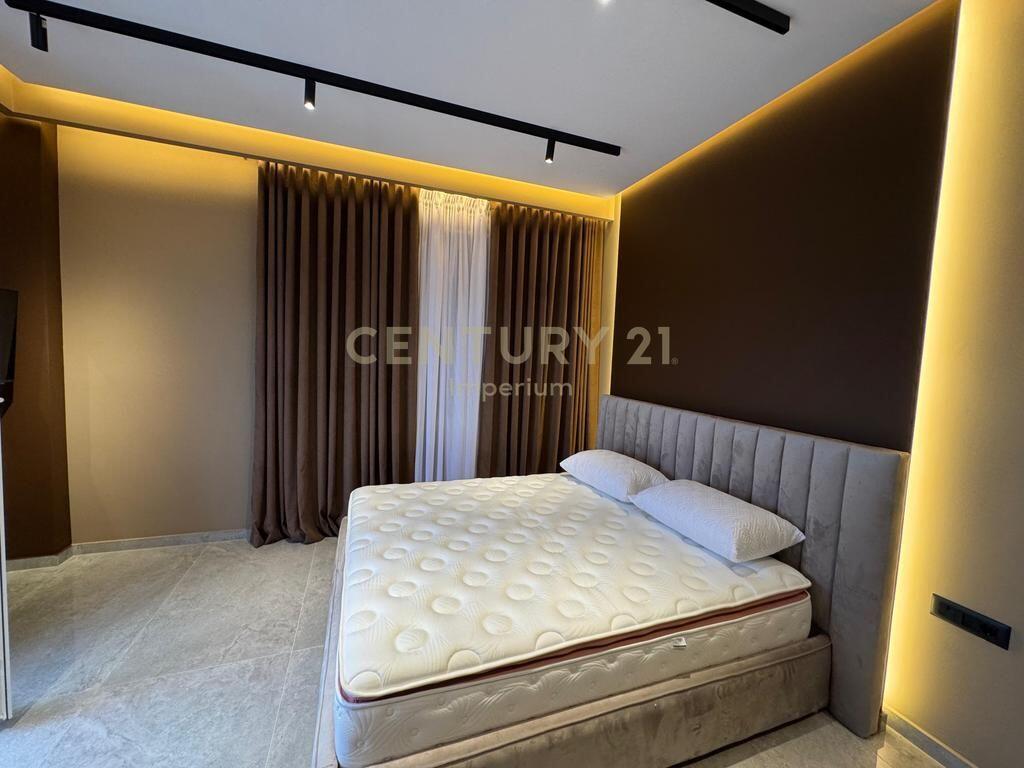 Apartament luksoz 3+1+4+2 Poste Parkimi me qira tek Rezidenca Secret Garden