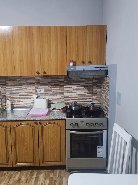 Appartamento (casa privata) 1+1, Mercato Elettrico!