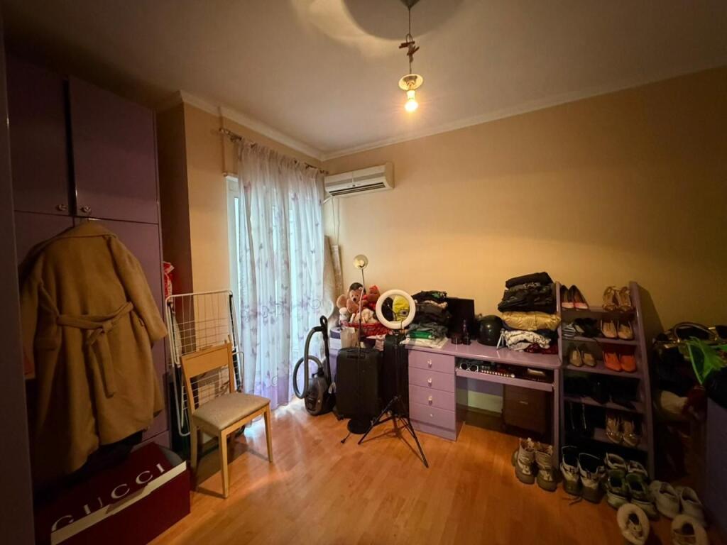 Apartament 2+1 per shitje tek Kristal Center.