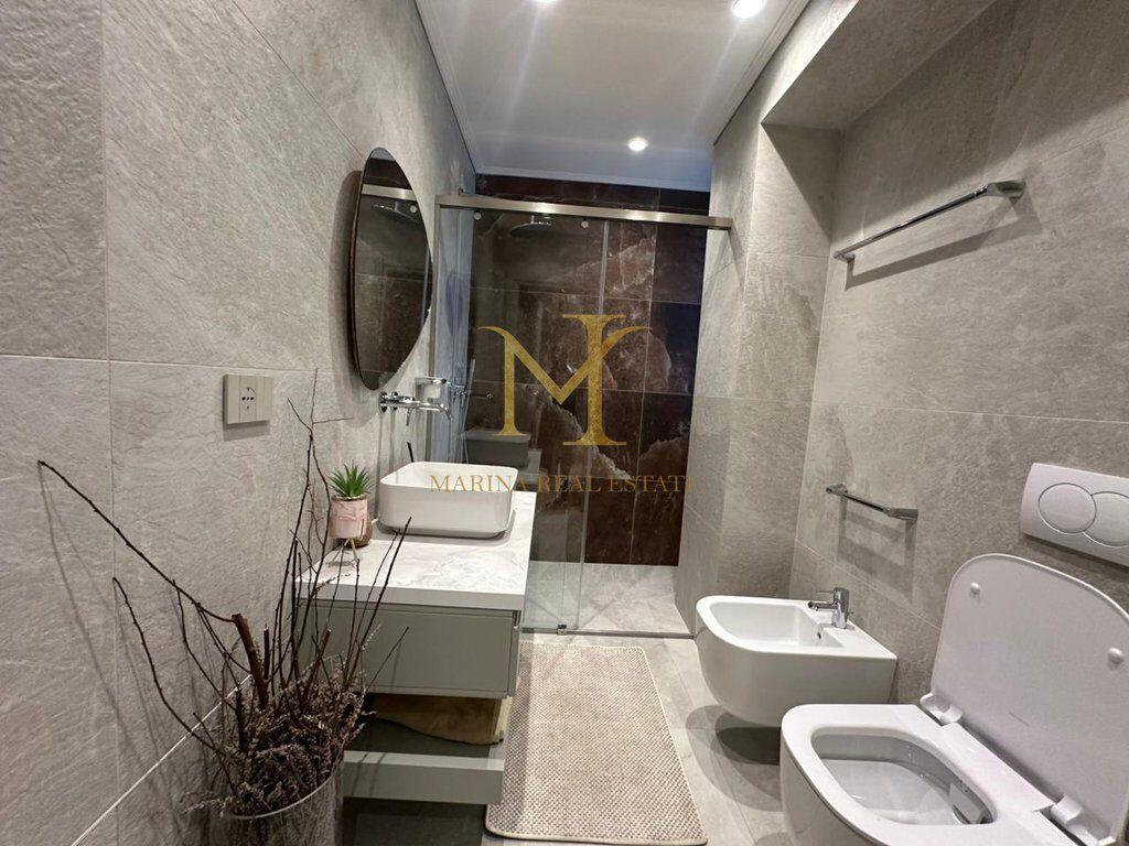 JEPET ME QERA APARTAMENT NE PLAZH PRANE DETIT!