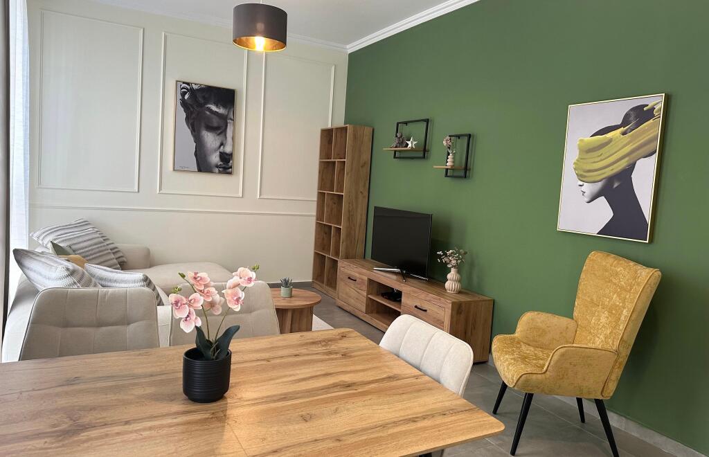 Apartament me qera 1+1+Parkim te Bulevardi i Ri!