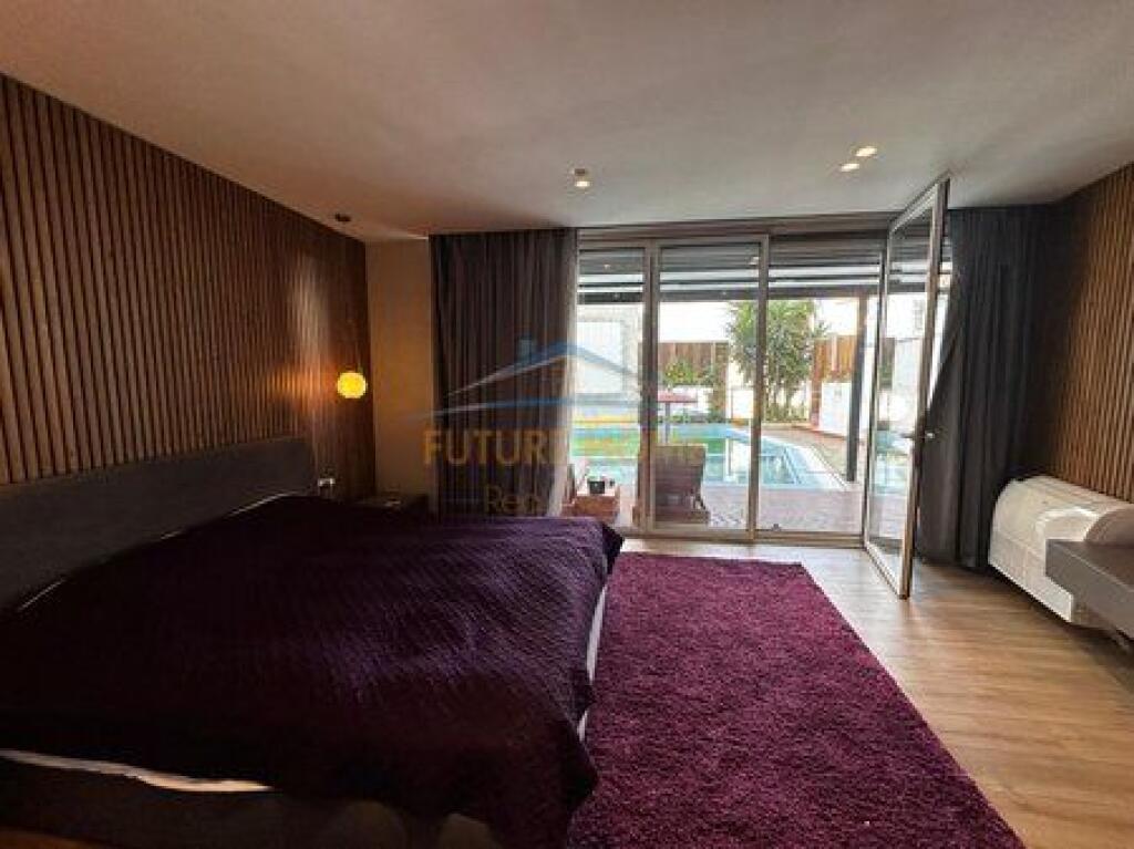 Shitet Apartament Luxury 4+1+2+Verandë+Pishinë+Post Parkimi, Kopshti Botanik,Tiranë