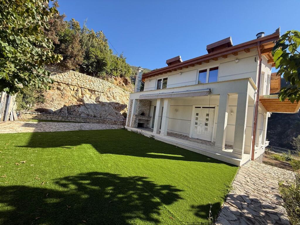 VILLA FOR SALE IN DAJT 600 000 €
