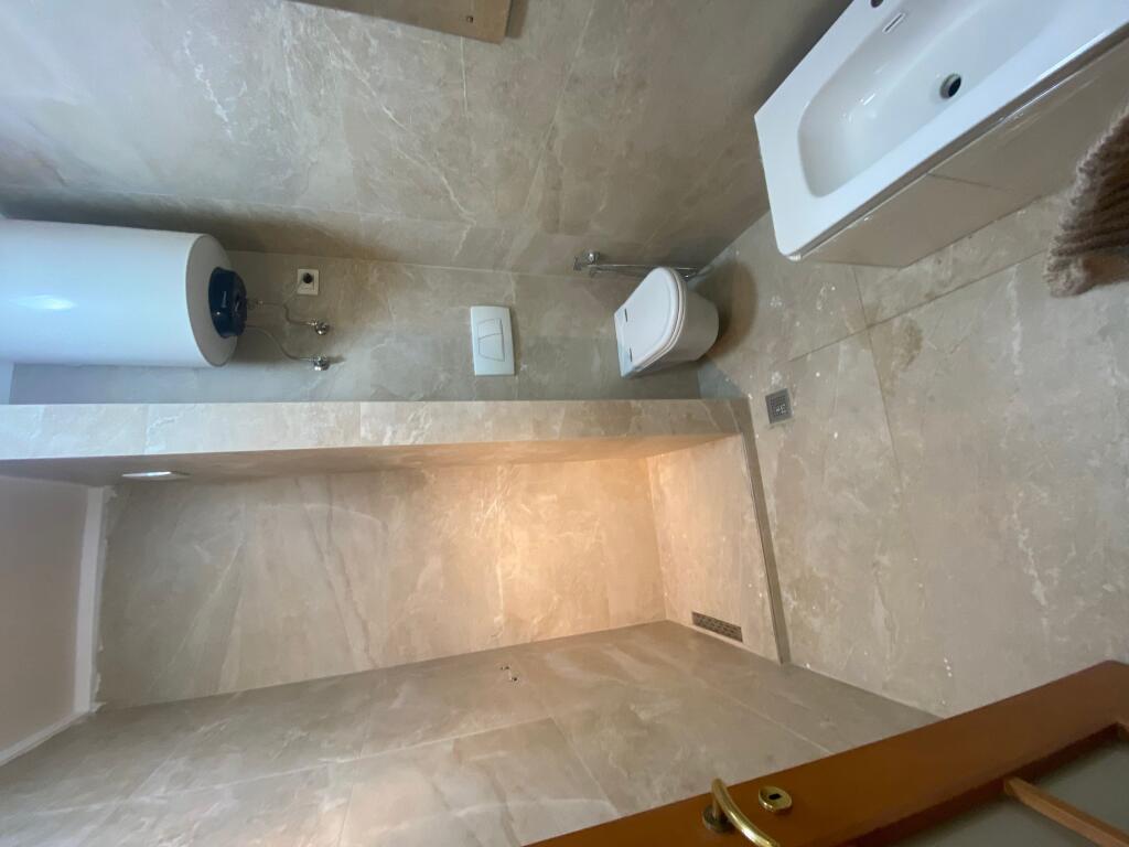 2+1,bosh me kuzhine,te sfacion i fundit i tiranes se re,750 euro