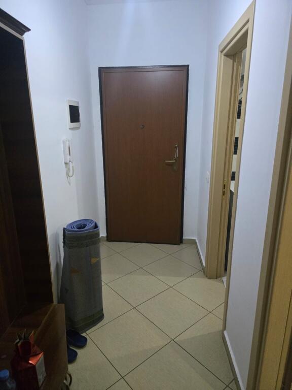 Apartament 1+1, Bar Artisti!