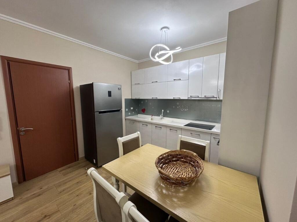 Apartament 1+1,( garazh) Yzberisht!