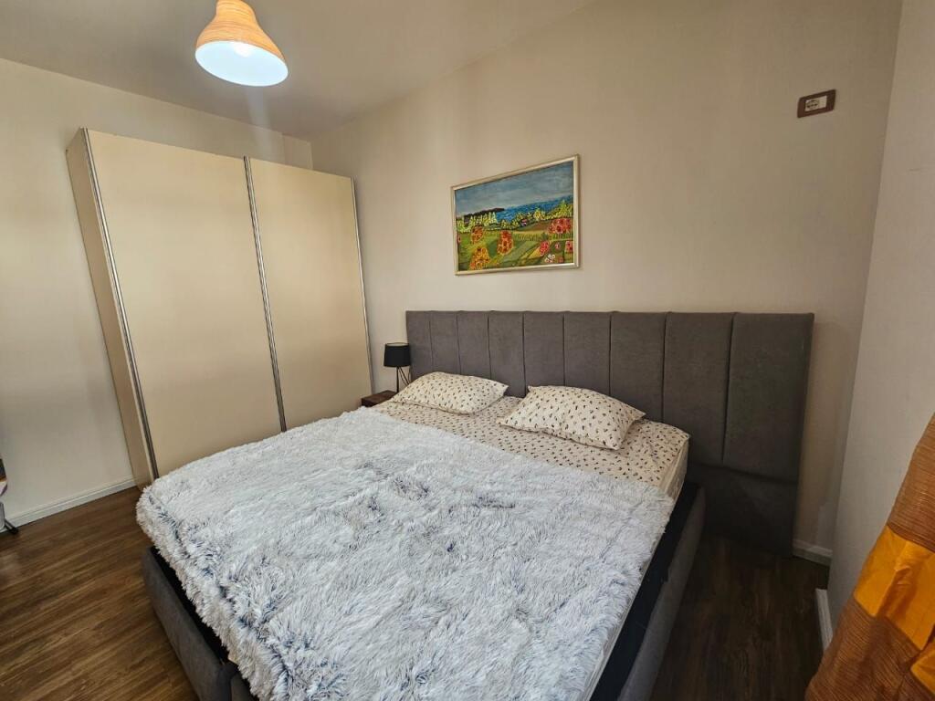 Apartament 1+1 per qera tek Pazari i Ri!