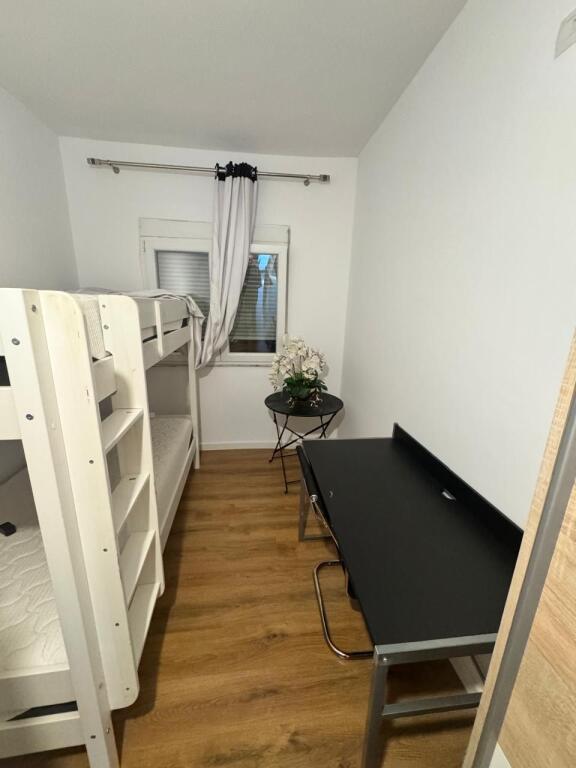 2+1 apartment for rent near the Paris Municipality!