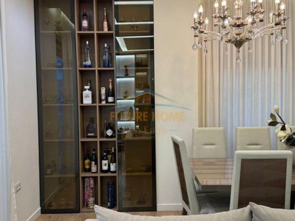 Shitet, Penthouse 3+1+2+ Post Parkimi,Kopshti Zologjik