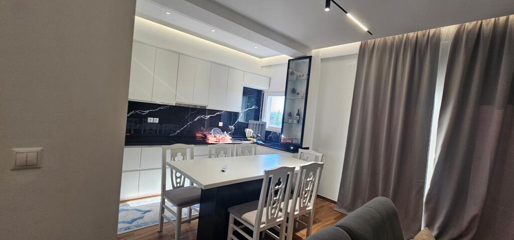 Jepet me qira apartament 3+1+2 në Babrru – 550 € / muaj