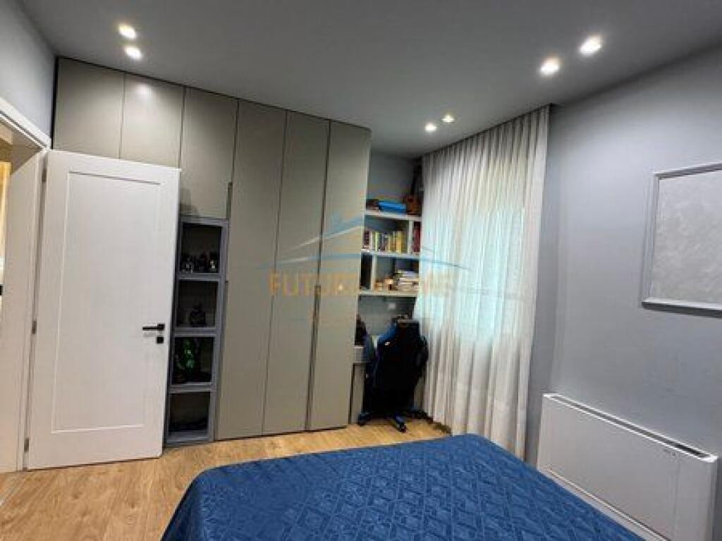 Shitet, Penthouse 3+1+2+ Post Parkimi,Kopshti Zologjik