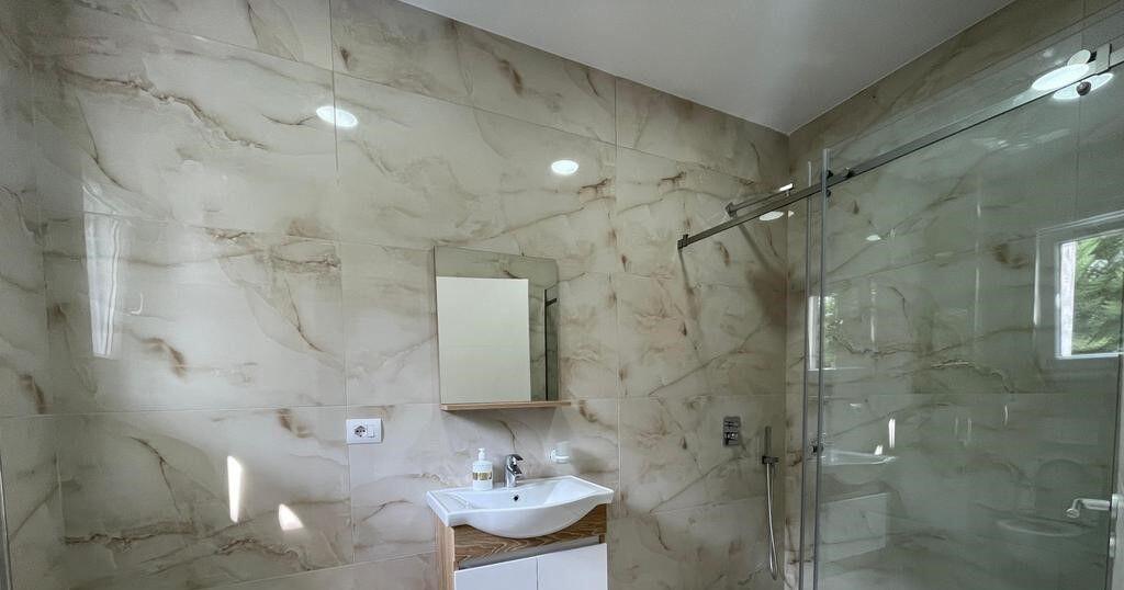 APARTAMENT PËR QIRA 2+1+2+POST PARKIMI TE KOPSHTI BOTANIK!