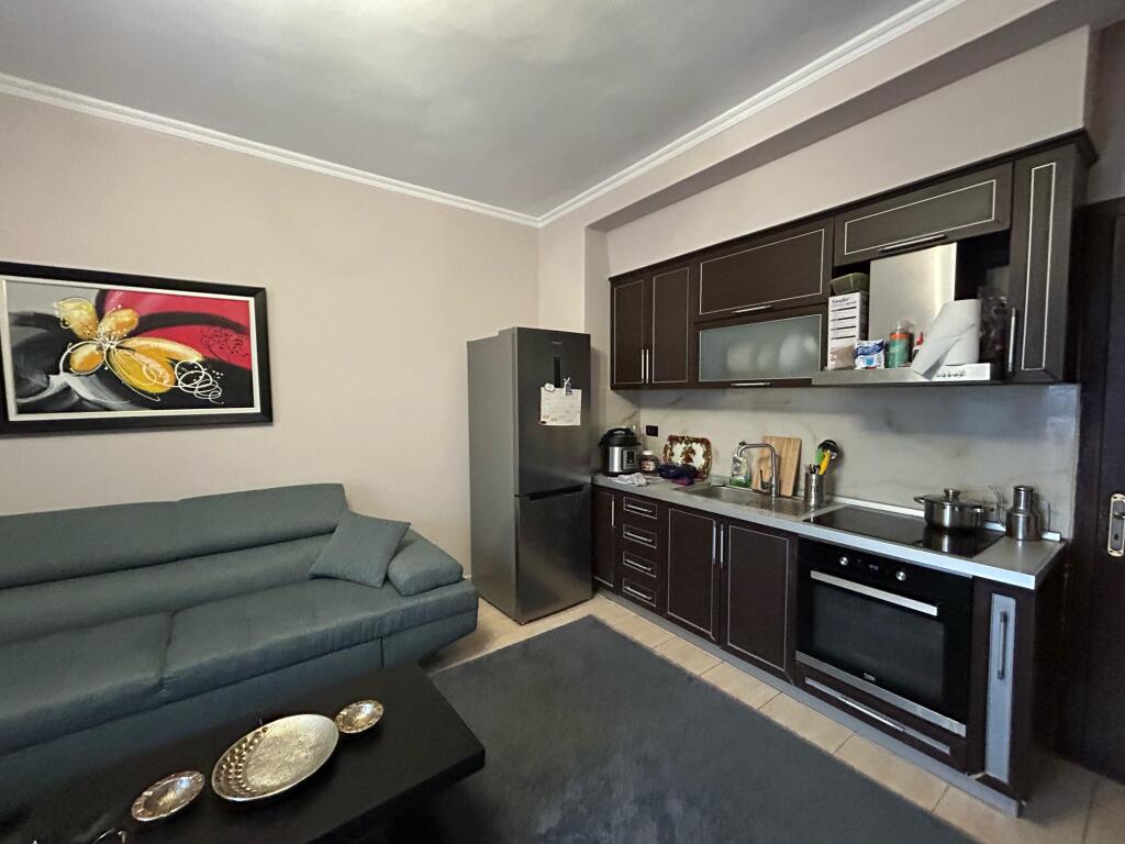 Jepet Me Qera Apartament 1+1+1 Ballkon